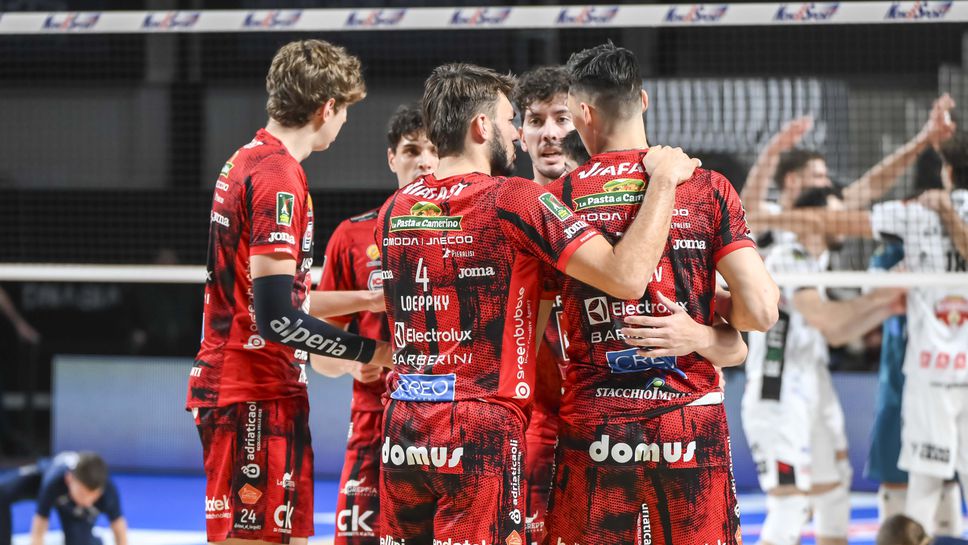 Невероятен Алекс Николов с 30 точки, Лубе изпусна победата срещу Падуа след драма